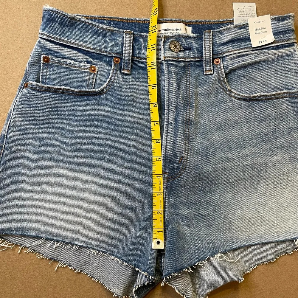 A&F Curve Love The Mom Short High Rise w Sequin Heart Size 4/27 NWT - Picture 14 of 15